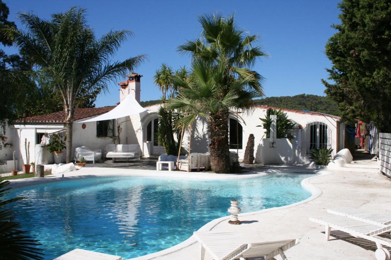 Le Rondini Bed and Breakfast Montrás Buitenkant foto