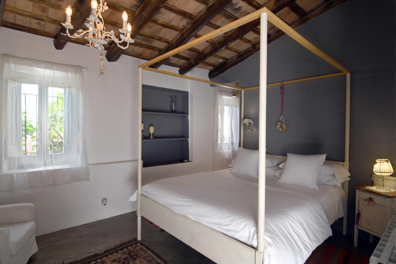Le Rondini Bed and Breakfast Montrás Buitenkant foto