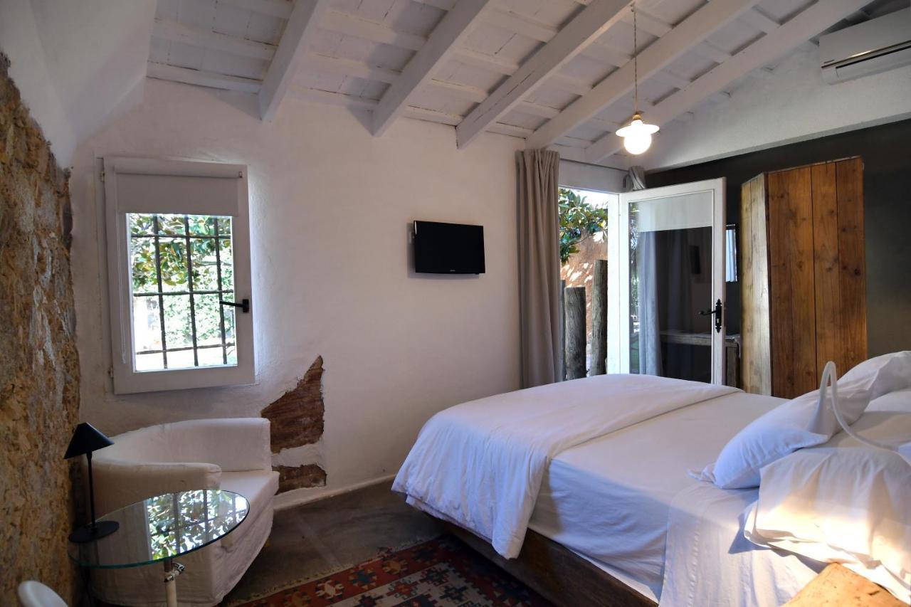 Le Rondini Bed and Breakfast Montrás Buitenkant foto