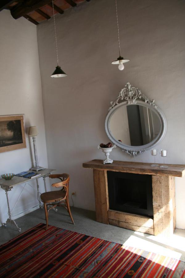 Le Rondini Bed and Breakfast Montrás Buitenkant foto