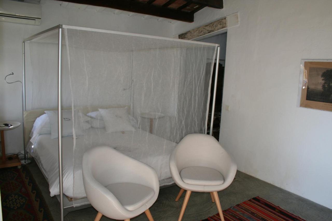 Le Rondini Bed and Breakfast Montrás Buitenkant foto
